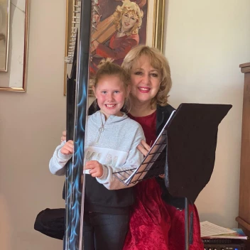 Kobie du Plessis | Professional Harpist & Lessons